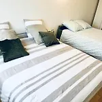 2 Pieces Tram Direct Aeroport & Bordeaux Parking *