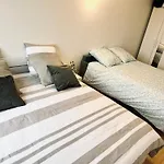 2 Pieces Tram Direct Aeroport & Bordeaux Parking Mérignac