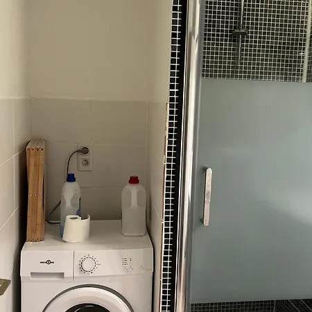 T2 Merignac, Tram, Airport, 6p *